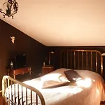 Logis Domaine Du Moulin Hotel