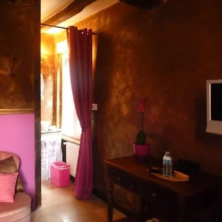 Logis Domaine Du Moulin 호텔 생타볼트