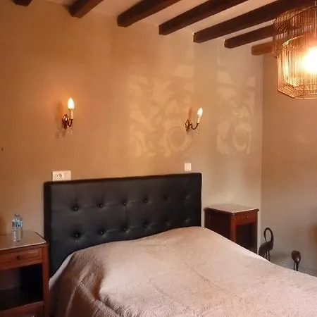 호텔 Logis Domaine Du Moulin 4*