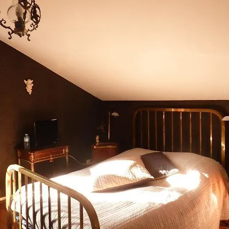 Logis Domaine Du Moulin מלון