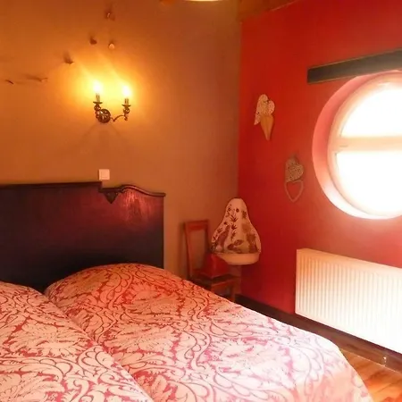 מלון Logis Domaine Du Moulin סנט-אבול