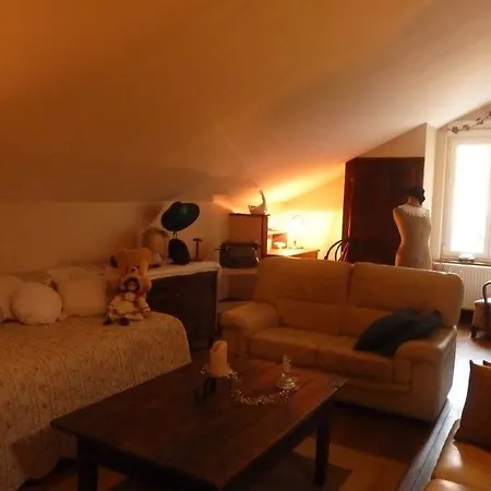 Logis Domaine Du Moulin 4* 생타볼트