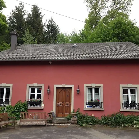 호텔 Logis Domaine Du Moulin 4*