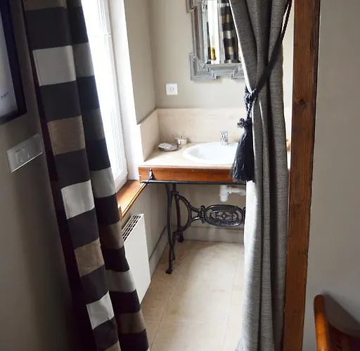 Hotel Logis Domaine Du Moulin 4*