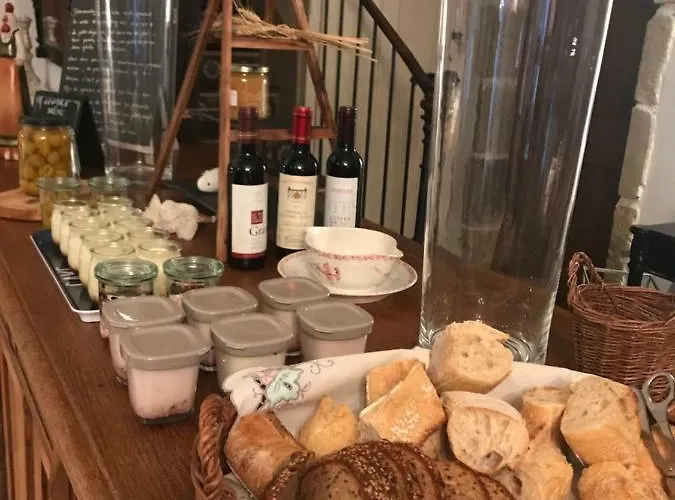 Hotel Logis Domaine Du Moulin 4*